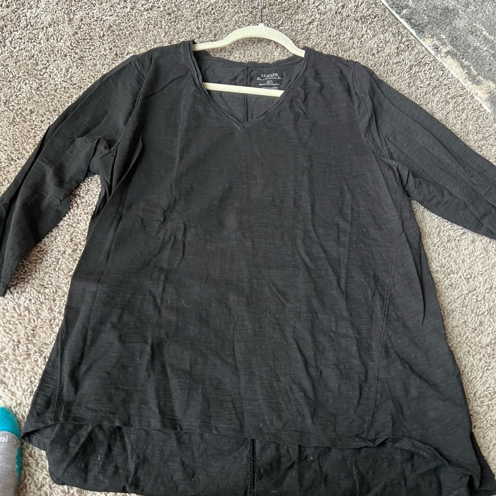 Chico’s size 3 or XL. Worn once. Excellent condition. Cotton. Easy V neck